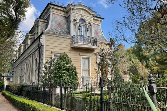 City Tour in French Historic Districts